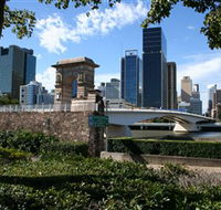 Former Victoria Bridge Abutment Memorial - Foster Accommodation
