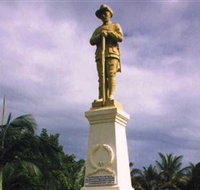 Port Douglas War Memorial - Foster Accommodation