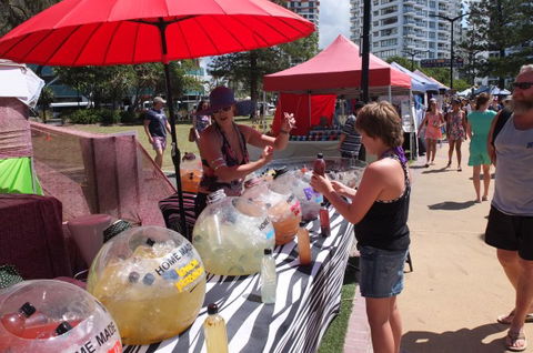 Coolangatta Beachfront Markets - Foster Accommodation 4