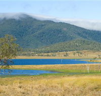 Lake Elphinstone - Foster Accommodation
