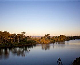 Lake Wivenhoe - Foster Accommodation 0