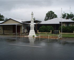 Finch Hatton War Memorial - Foster Accommodation 0
