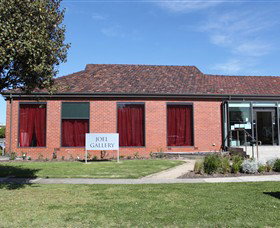 Joel Gallery - Foster Accommodation 0