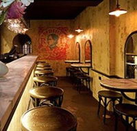 Red Lily Cocktail Bar - Foster Accommodation