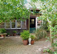 Gumnut Hideaway Gallery - Foster Accommodation