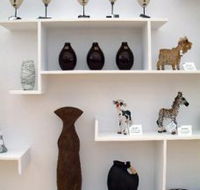 Swinging Swaggy Pottery Gift Ware and Cafe - Foster Accommodation