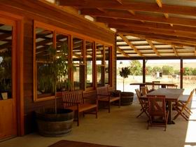 Gomersal Wines - Foster Accommodation 1