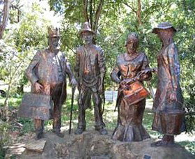 Dad, Dave, Mum And Mabel - Foster Accommodation 1