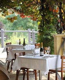 Kellybrook Winery, Kelly Brothers Cider & Riders Brew Co. - Foster Accommodation 3