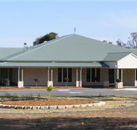 Bluebelles Art Gallery - Foster Accommodation