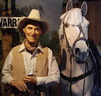 Big Golden Guitar Tourist Centre - Foster Accommodation