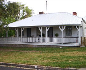 Uralla Heritage Walk - Foster Accommodation 3