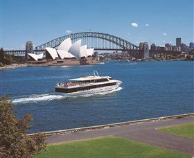 Ross Garden Tours - Foster Accommodation 1