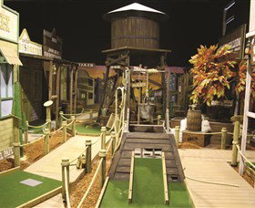 Mega Mini Golf - Foster Accommodation 2