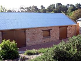 Reynella Horse Changing Station - Foster Accommodation 1