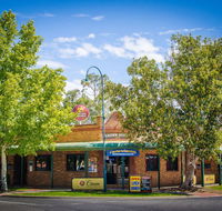 Crown Hotel Wentworth - Foster Accommodation