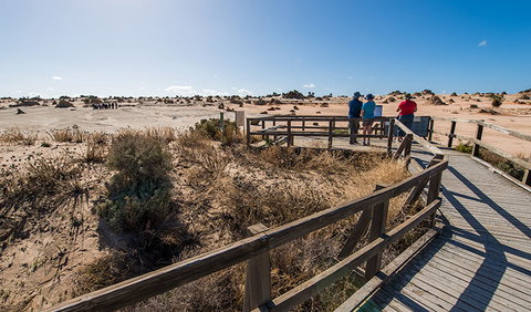 Walls Of China - Foster Accommodation 1