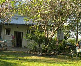 Afternoon Tea At Burnett House - Foster Accommodation 3