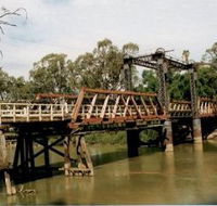 Swan Hill - Murray River Road Bridge - Foster Accommodation