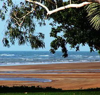 Beachfront Hotel - Foster Accommodation