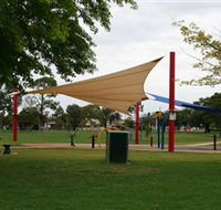 Elston Park Water Park - Foster Accommodation