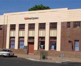 Moree Heritage And Art Deco Guided Walk - Foster Accommodation 2