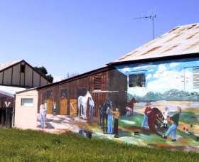 Mendooran Mural Town - Foster Accommodation 0