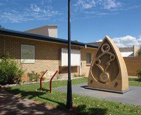 Chinchilla White Gums Art Gallery - Foster Accommodation 0