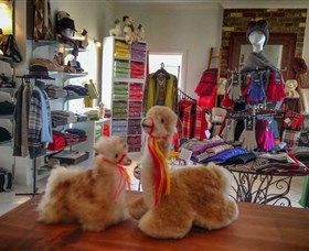 Australian Alpaca Barn - Hunter Valley Gardens - Foster Accommodation 2