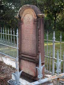 Pioneer Graves - Foster Accommodation 0