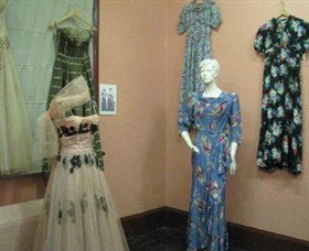 The Museum Of Clothing - Foster Accommodation 6
