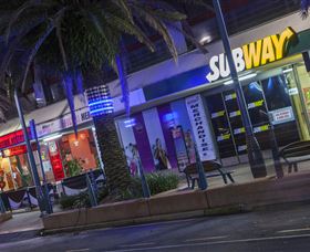 Piazza Surfers Paradise - Foster Accommodation 2