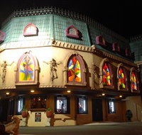 Draculas Cabaret Restaurant - Foster Accommodation