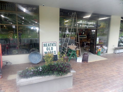 Heaths Old Wares, Collectables & Industrial Antiques - Foster Accommodation 10