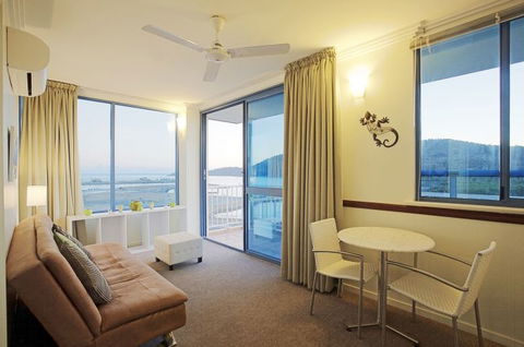 At Whitsunday Vista Resort - Foster Accommodation 0