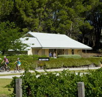 Tour de Vines - Foster Accommodation