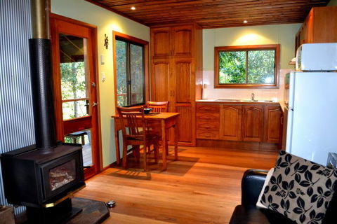 Waterfall Hideout-Rainforest Cabin For Couples - Foster Accommodation 0