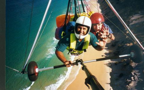 David Cookman–Sunshine Coast Hang Gliding - Foster Accommodation 0