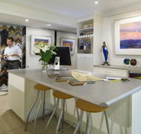 Art Nuvo Gallery - Foster Accommodation