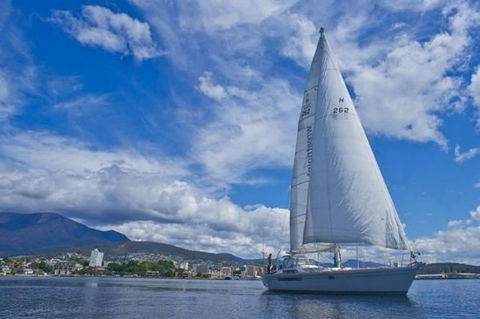 Half-Day Sailing On The Derwent River From Hobart - Foster Accommodation 0