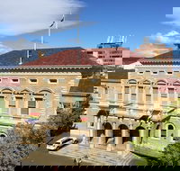 2-Hour Small-Group Walking Tour of Hobart - Foster Accommodation