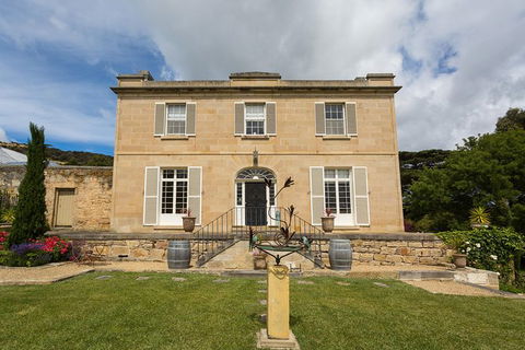 A Sommelier Guided Tour: Thursday Afternoon Wine Gin Cheese & Cocktails - Foster Accommodation 16