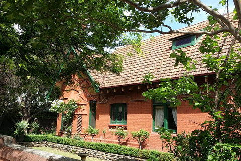 Stately Swagger Adelaide Walking Tour - Foster Accommodation 9