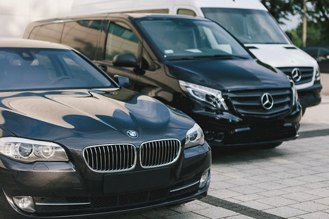 Adelaide Airport To Hotel Round-Trip Private Business Transfer - Foster Accommodation 0