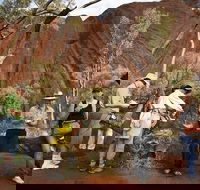 Full Uluru Base Walk at Sunrise Including breakfast - Foster Accommodation