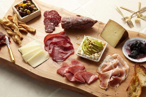 Romantic Picnic Getaways - Foster Accommodation 5