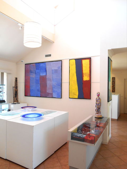 Aboriginal Dreamings Gallery - Foster Accommodation 1