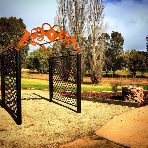 Lockhart Love Locks - Foster Accommodation 0