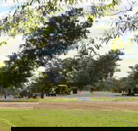 Warren Golf Club - Foster Accommodation