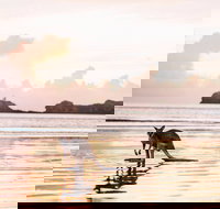 Cape Hillsborough  A Low Tide Fishing Adventure - Foster Accommodation